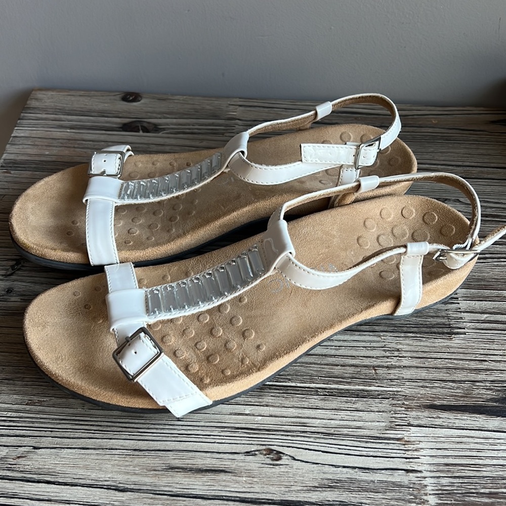 Vionic Sandals Size 10 Great Condition Like New - image 1